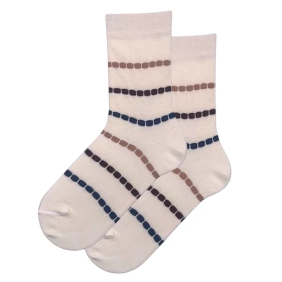 Női bokazokni latte  horgolt mintázatú